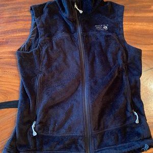 Mountain hardware furry black vest